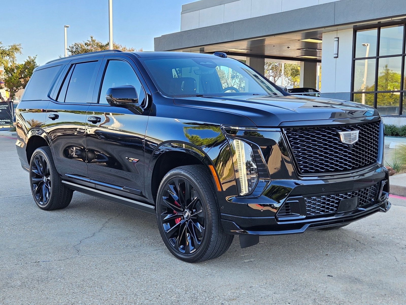 2025 Cadillac Escalade V-Series photo 3