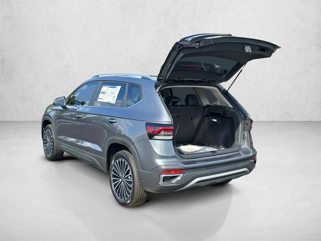 New 2025 Volkswagen Taos 1.5T SE SUV
