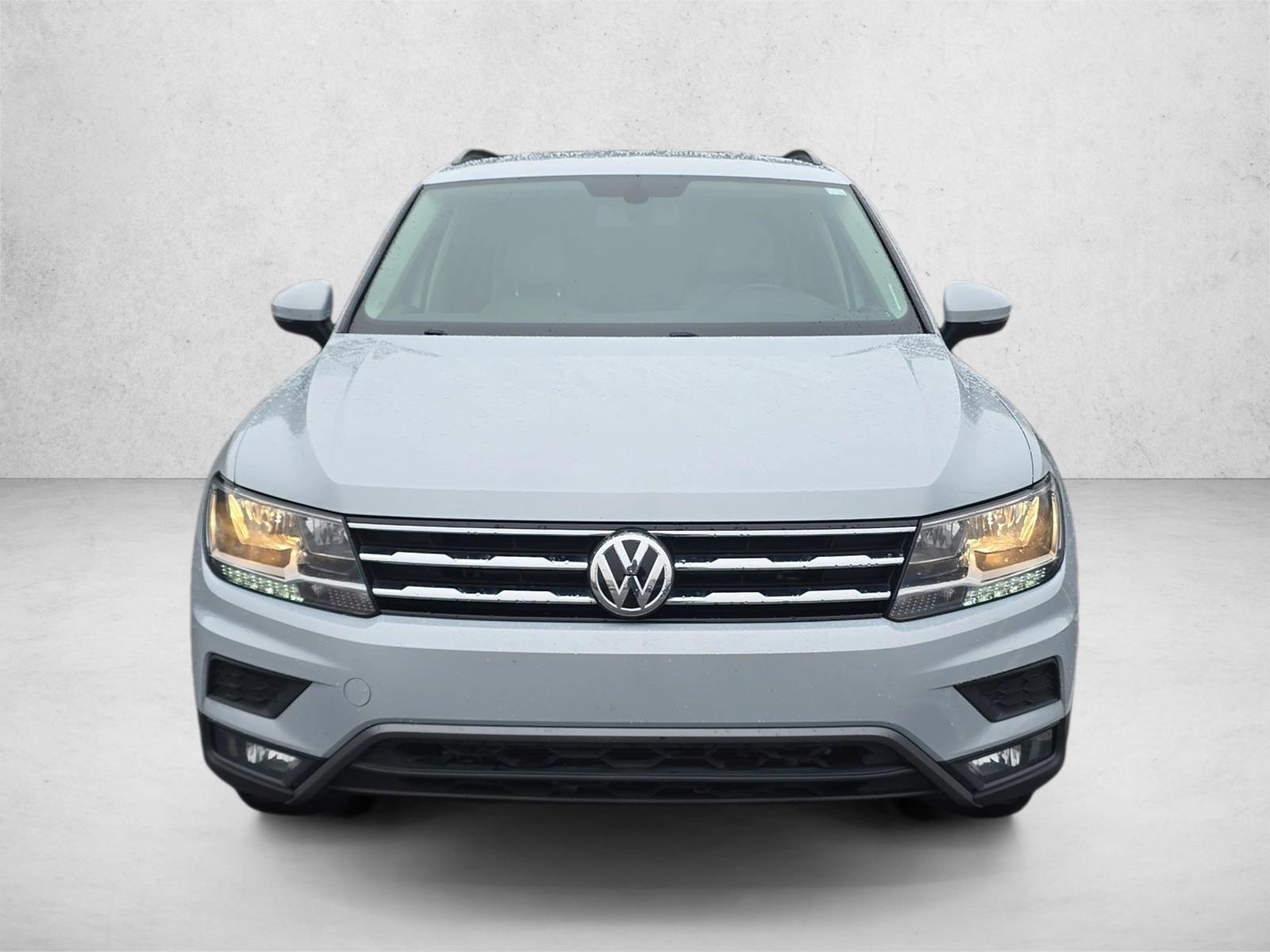 2018 Volkswagen Tiguan SEL photo 2