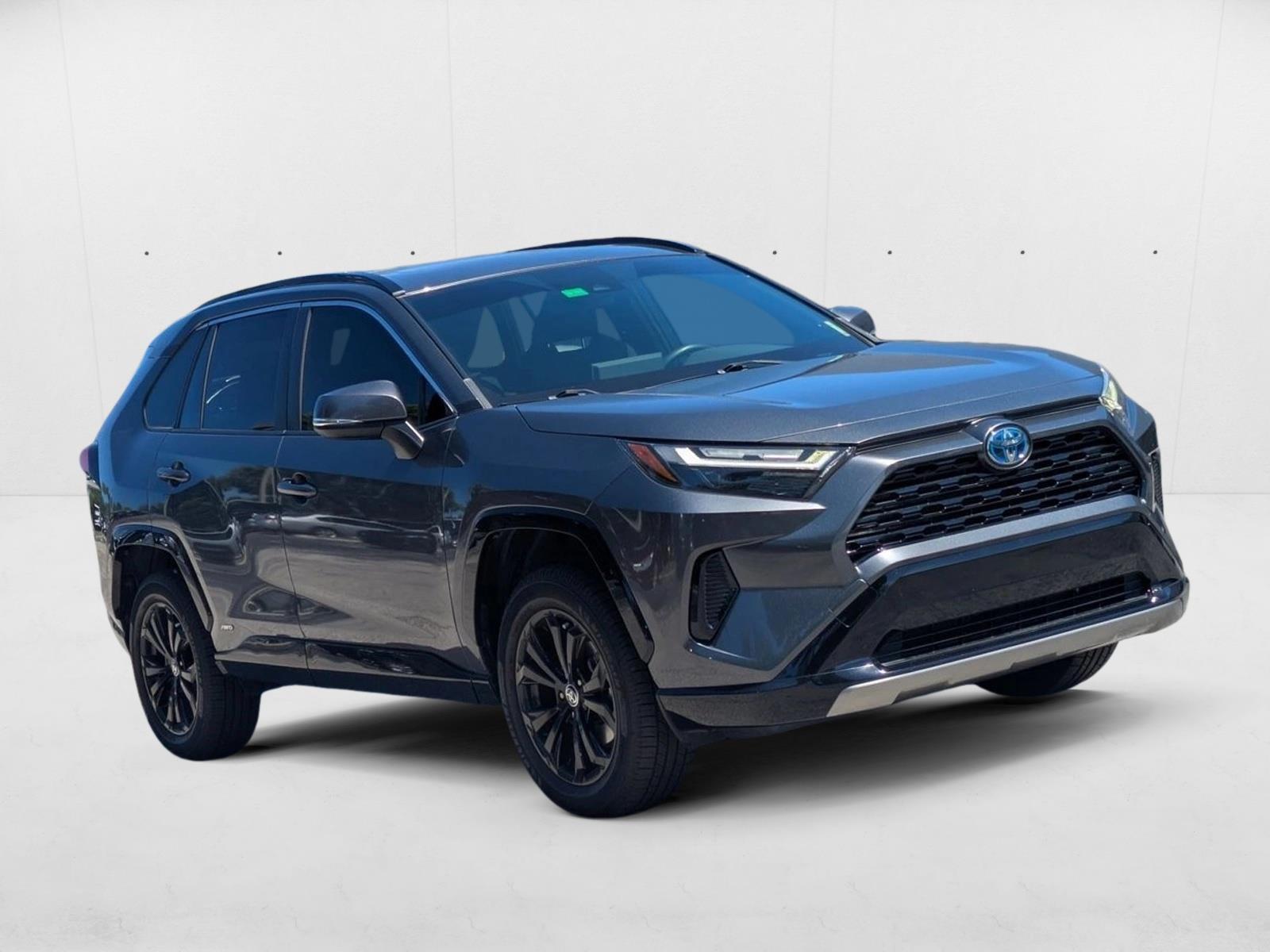 2022 Toyota RAV4 Hybrid SE photo 3