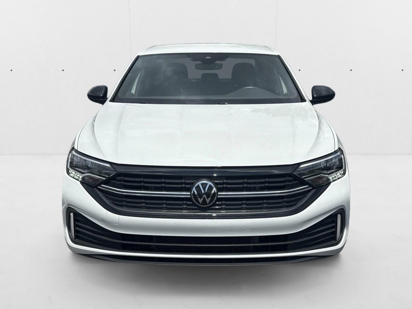 2024 Volkswagen Jetta Sport TSI photo 2