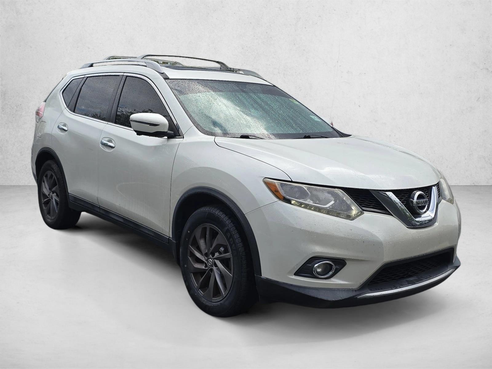 2016 Nissan Rogue SL photo 2