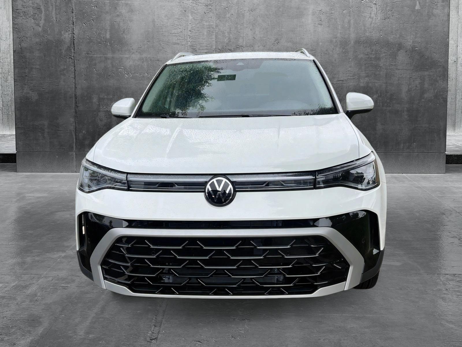 2025 Volkswagen Taos SEL photo 2
