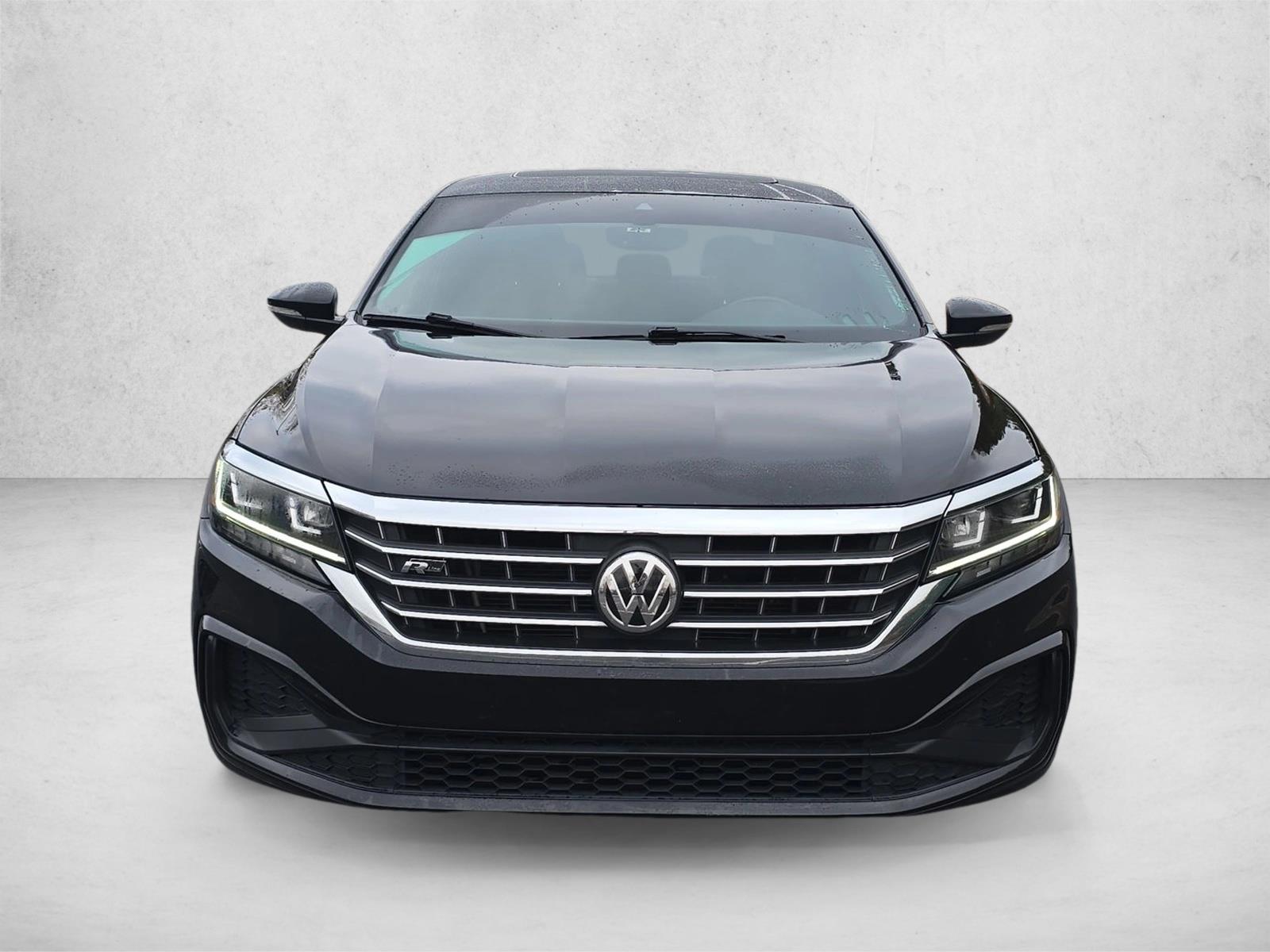 2021 Volkswagen Passat 2.0T R-Line photo 2