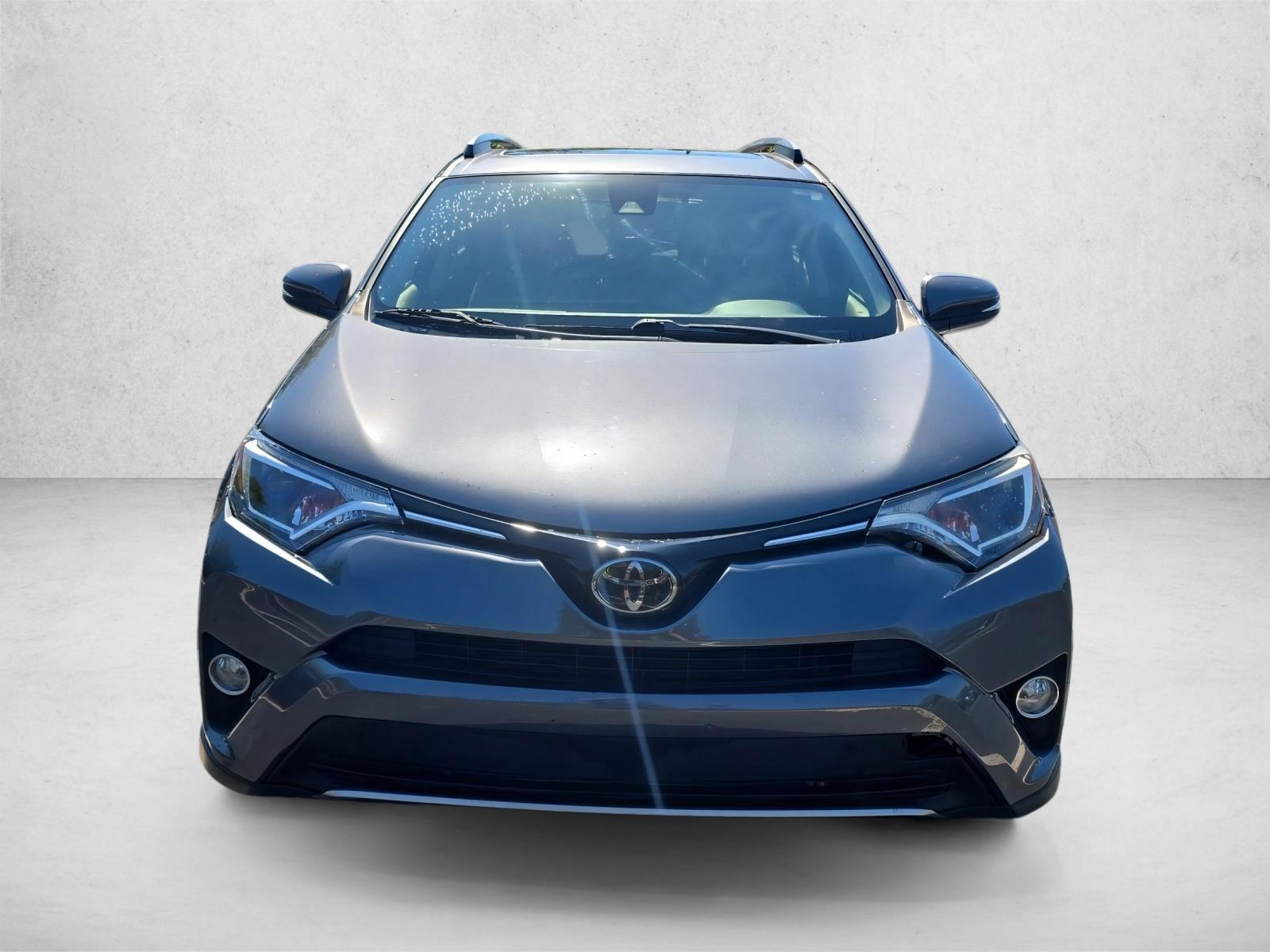 2018 Toyota RAV4 XLE photo 2