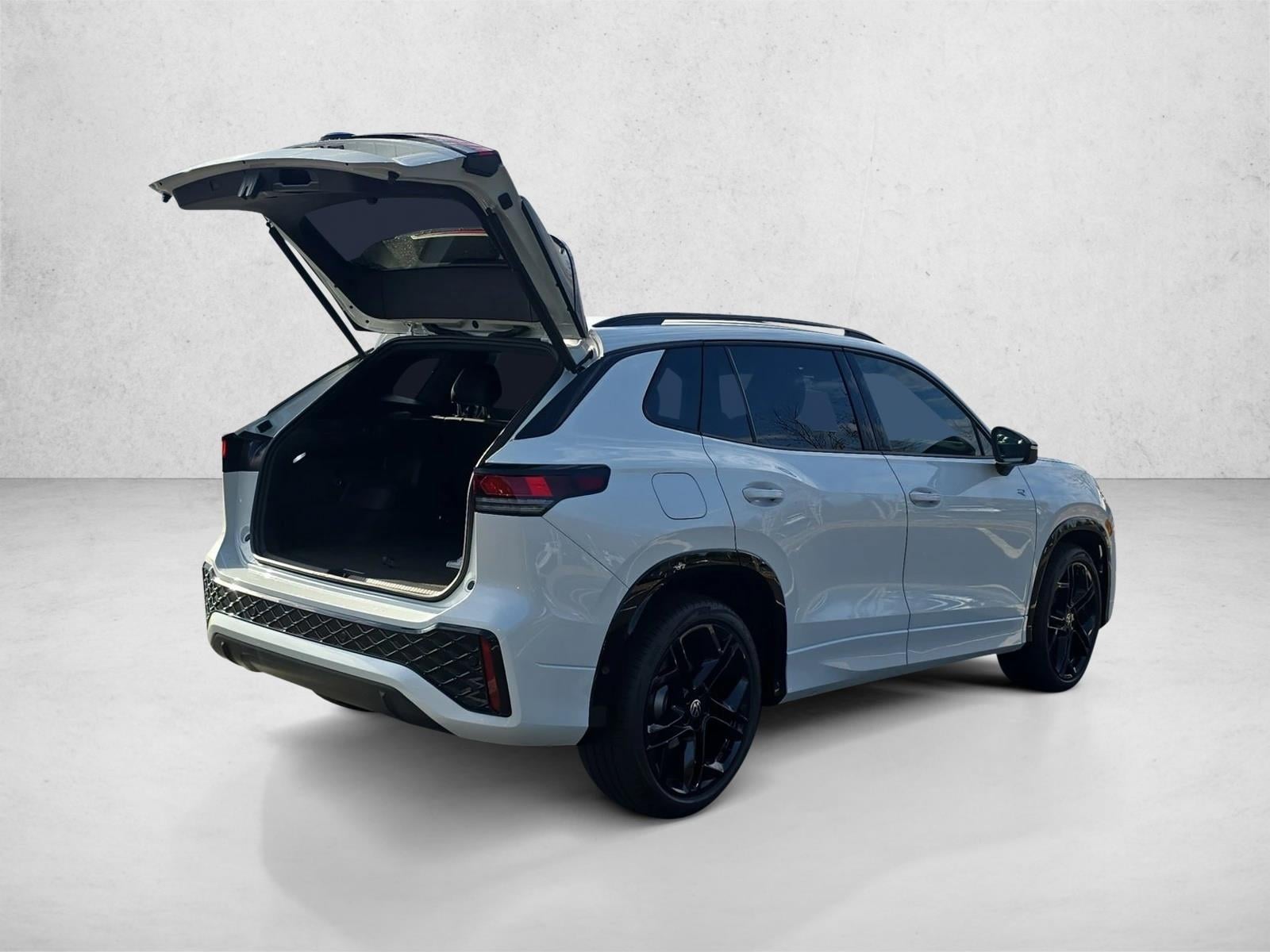 2026 Volkswagen Tiguan SE R-LINE BLACK - Photo 2