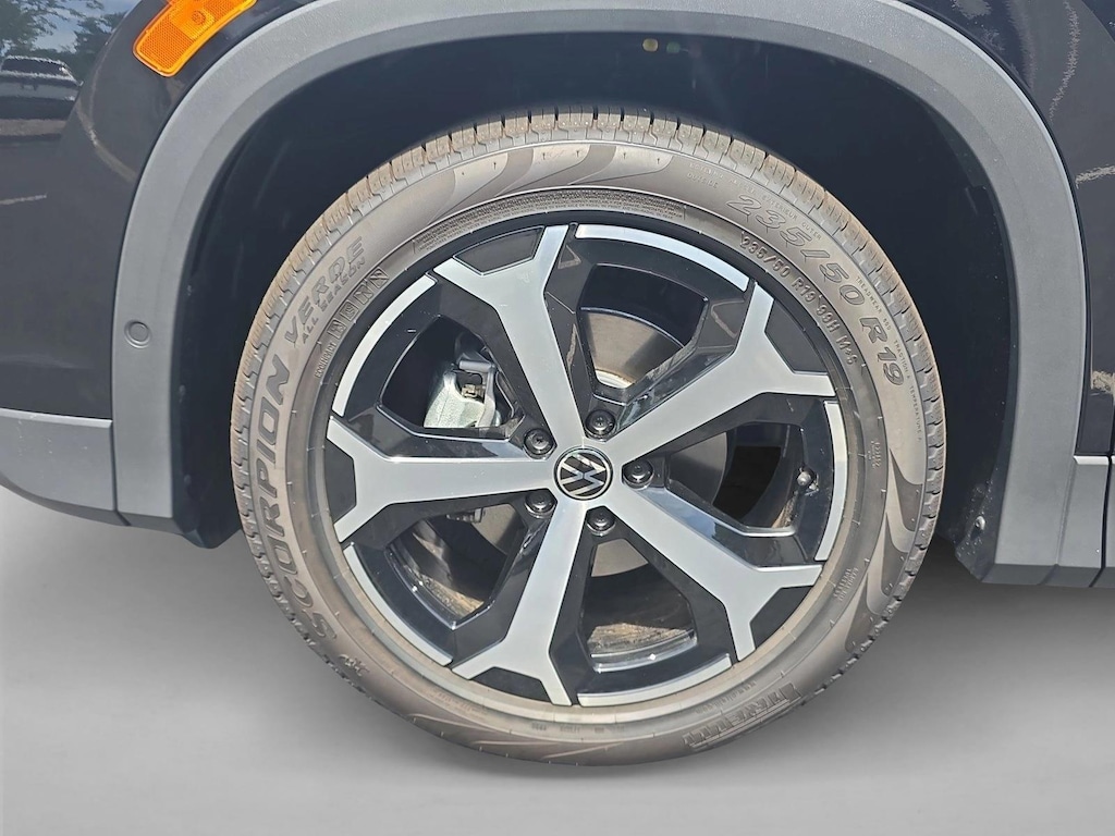 New 2026 Volkswagen Tiguan SE SUV