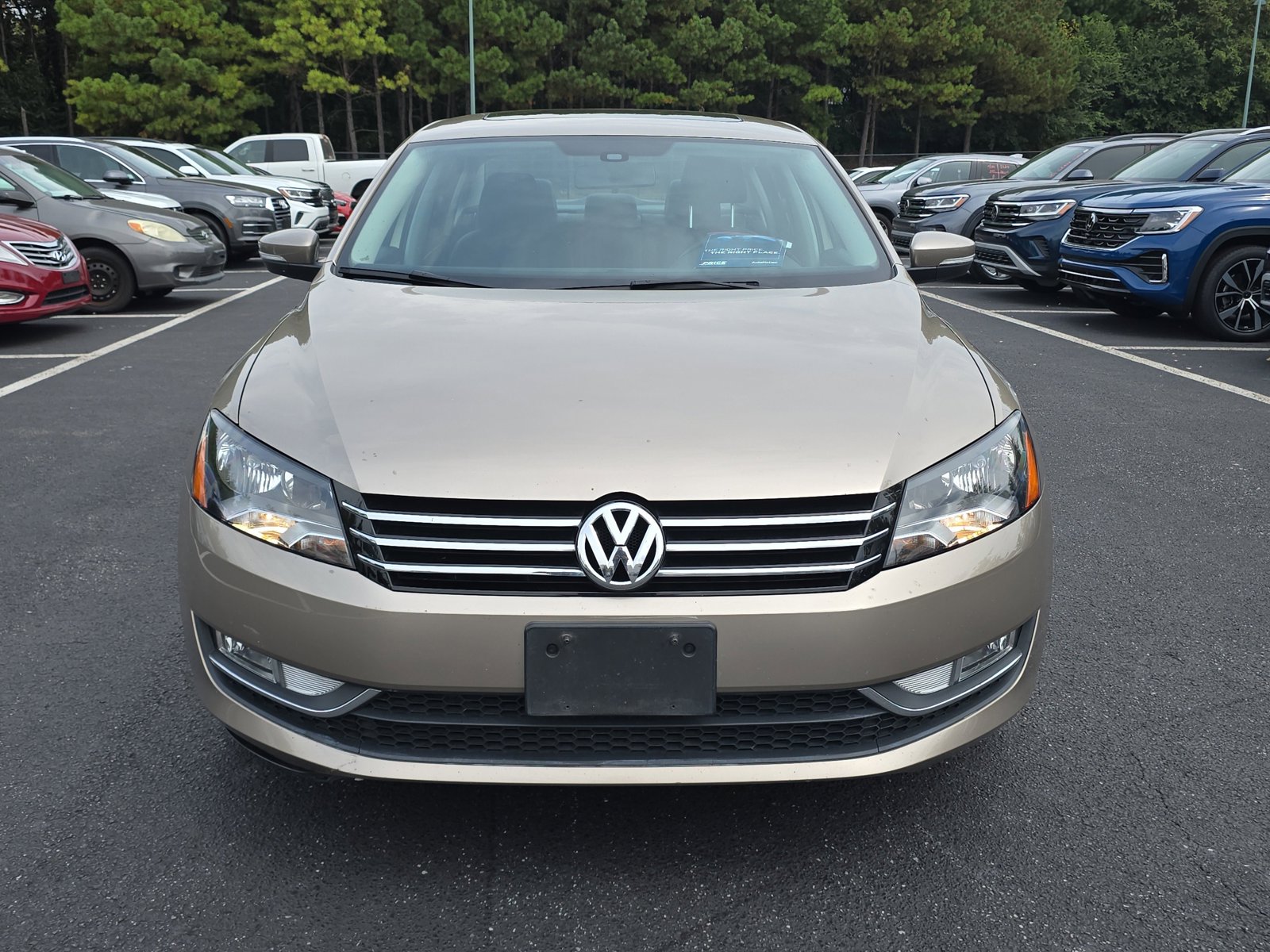 2015 Volkswagen Passat SE photo 2