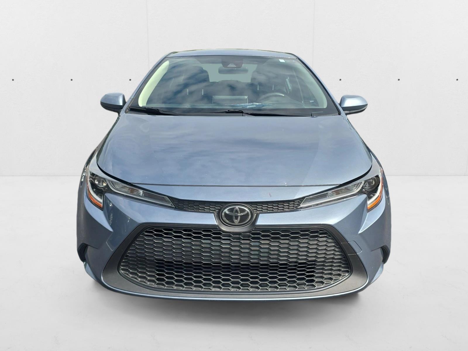 2020 Toyota Corolla LE photo 2