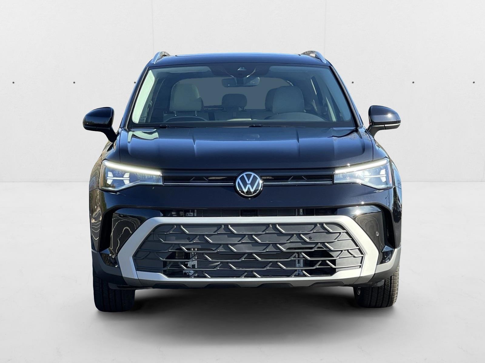 2025 Volkswagen Taos SE photo 2