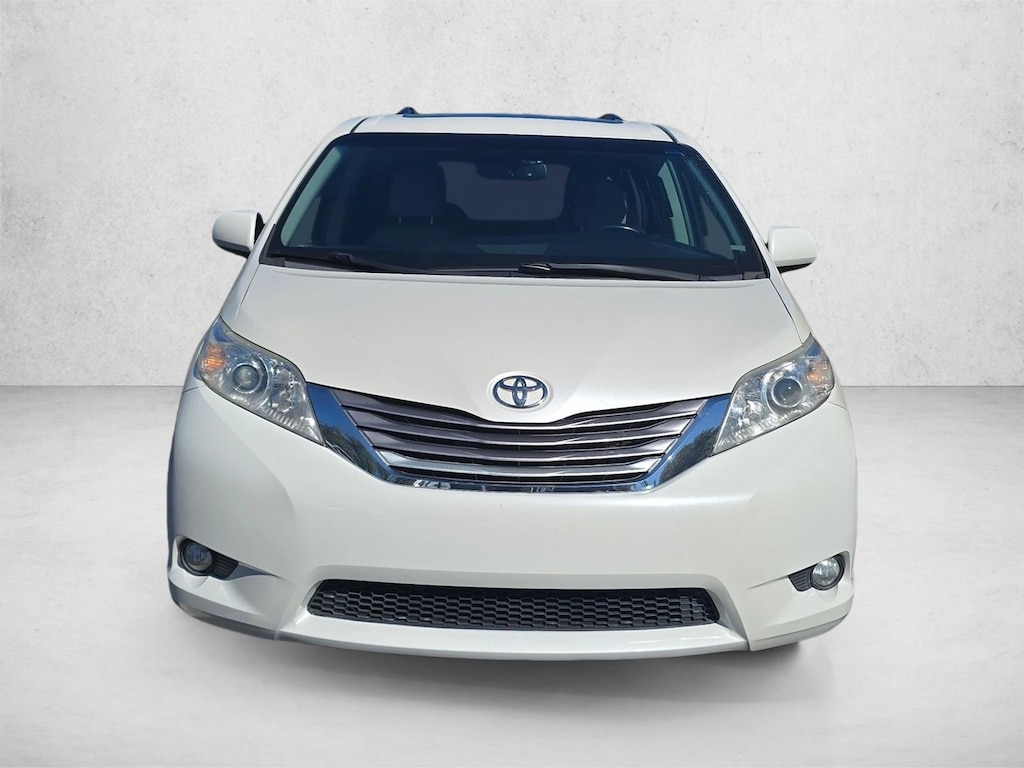 Used 2017 Toyota Sienna XLE Van Passenger Van