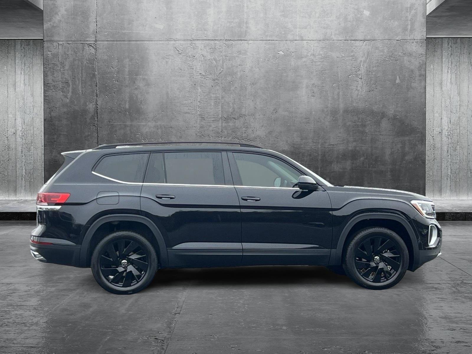 2025 Volkswagen Atlas SE Technology photo 4