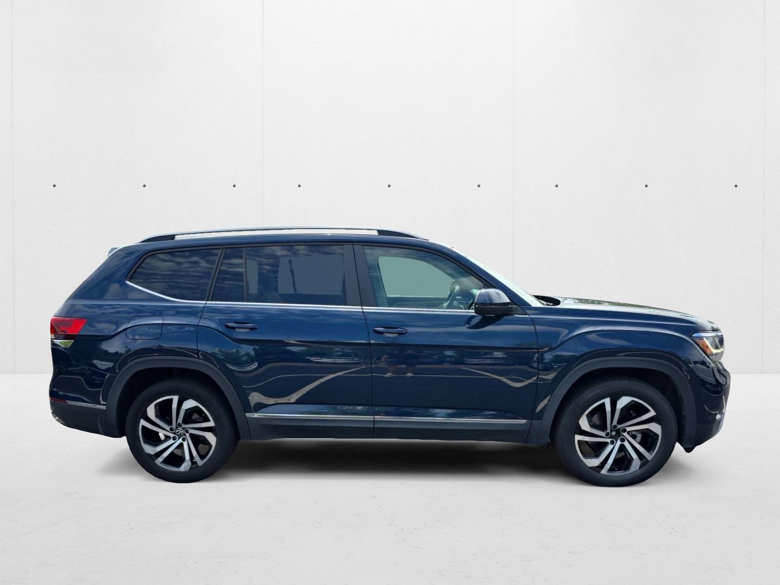 2022 Volkswagen Atlas SEL photo 4