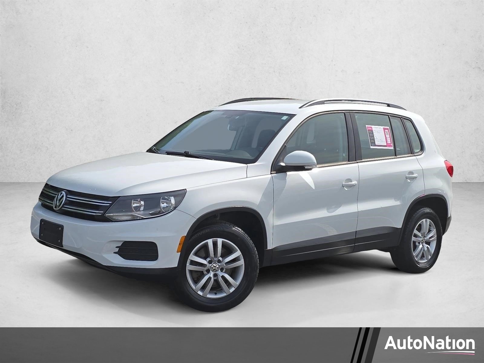 2017 Volkswagen Tiguan 2.0T S 4Motion's photo