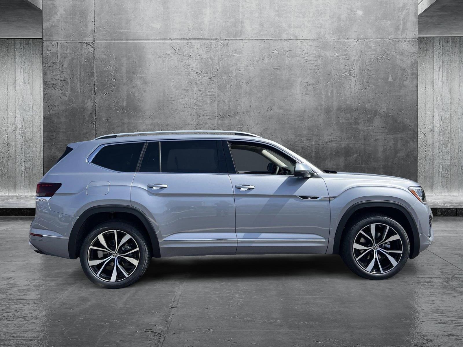 2025 Volkswagen Atlas SEL Premium R-Line photo 4