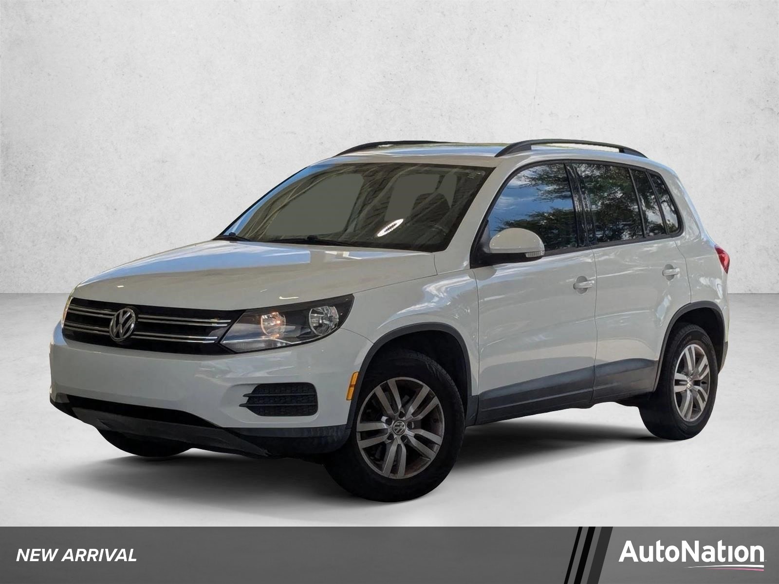 2017 Volkswagen Tiguan 2.0T S's photo