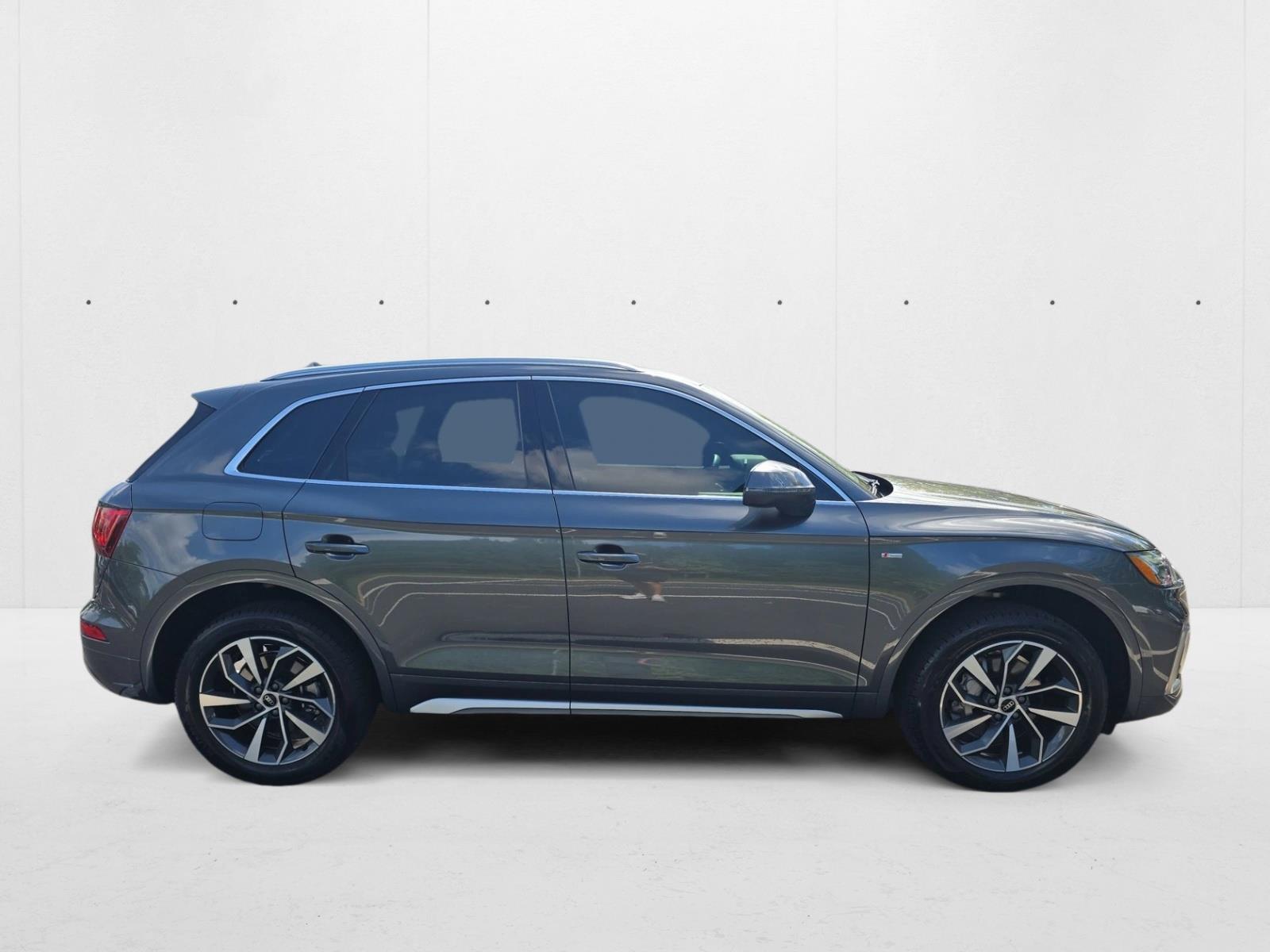 2024 Audi Q5 S line Premium Plus photo 2
