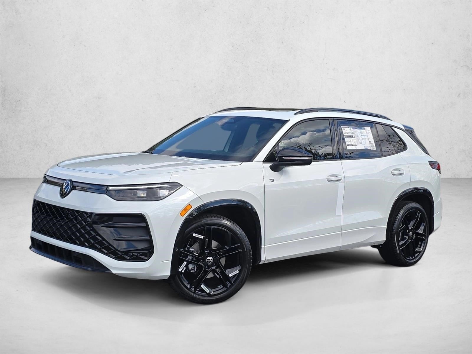 2026 Volkswagen Tiguan SE R-LINE BLACK's photo