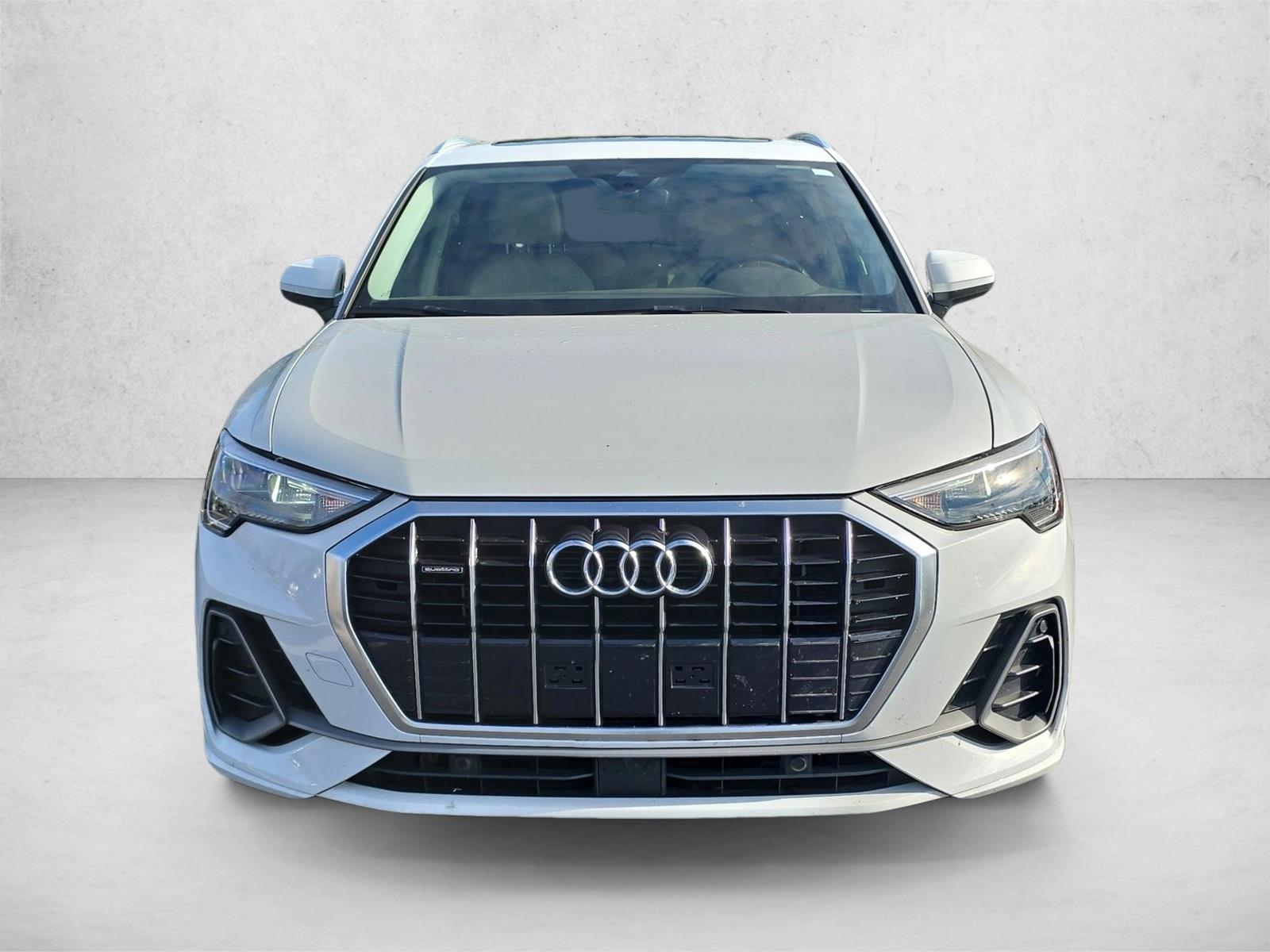 2022 Audi Q3 S line Premium photo 2