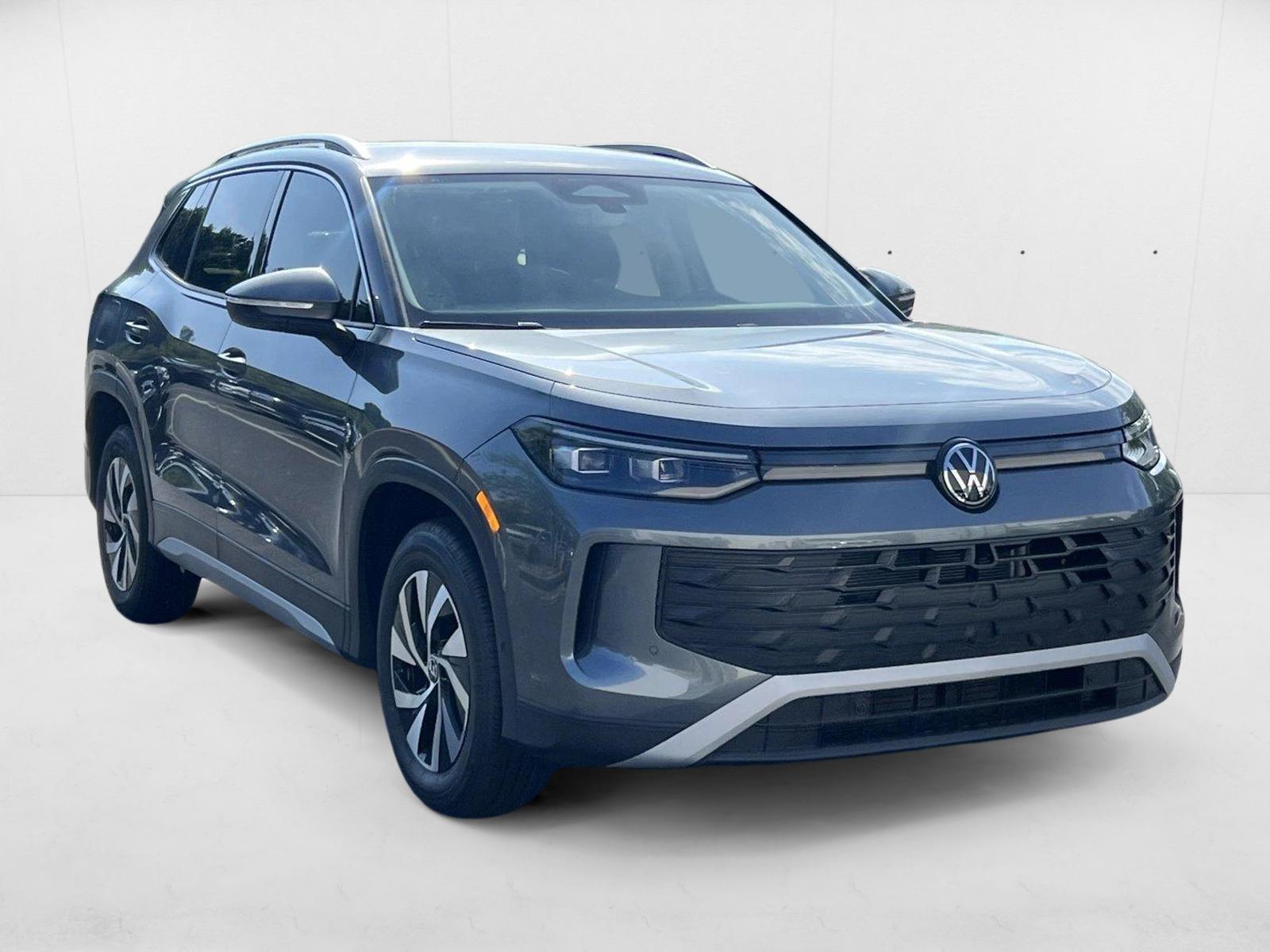 2025 Volkswagen Tiguan S photo 3