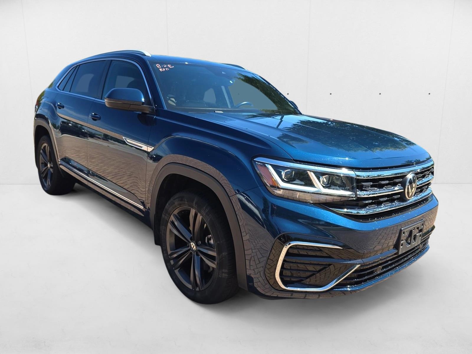 2022 Volkswagen Atlas Cross Sport SEL R-Line photo 3