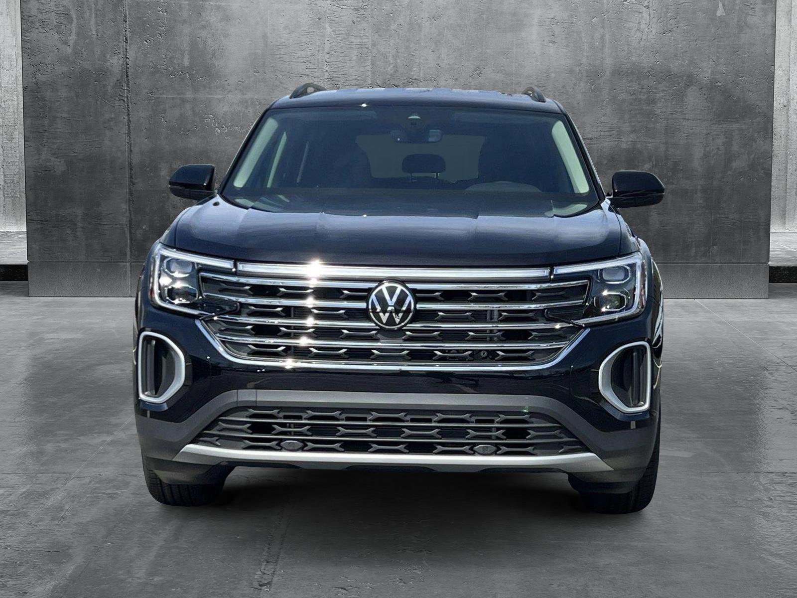 2025 Volkswagen Atlas SE photo 2