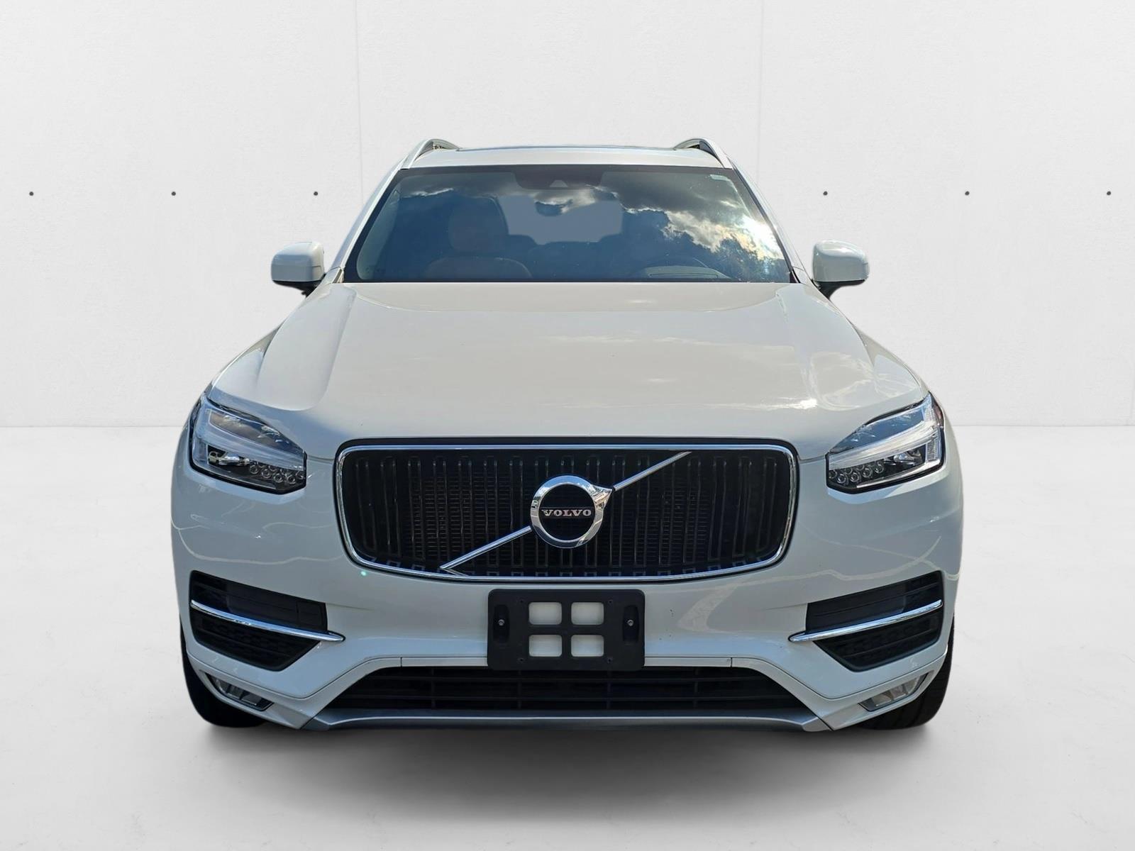 2019 Volvo XC90 Momentum photo 2
