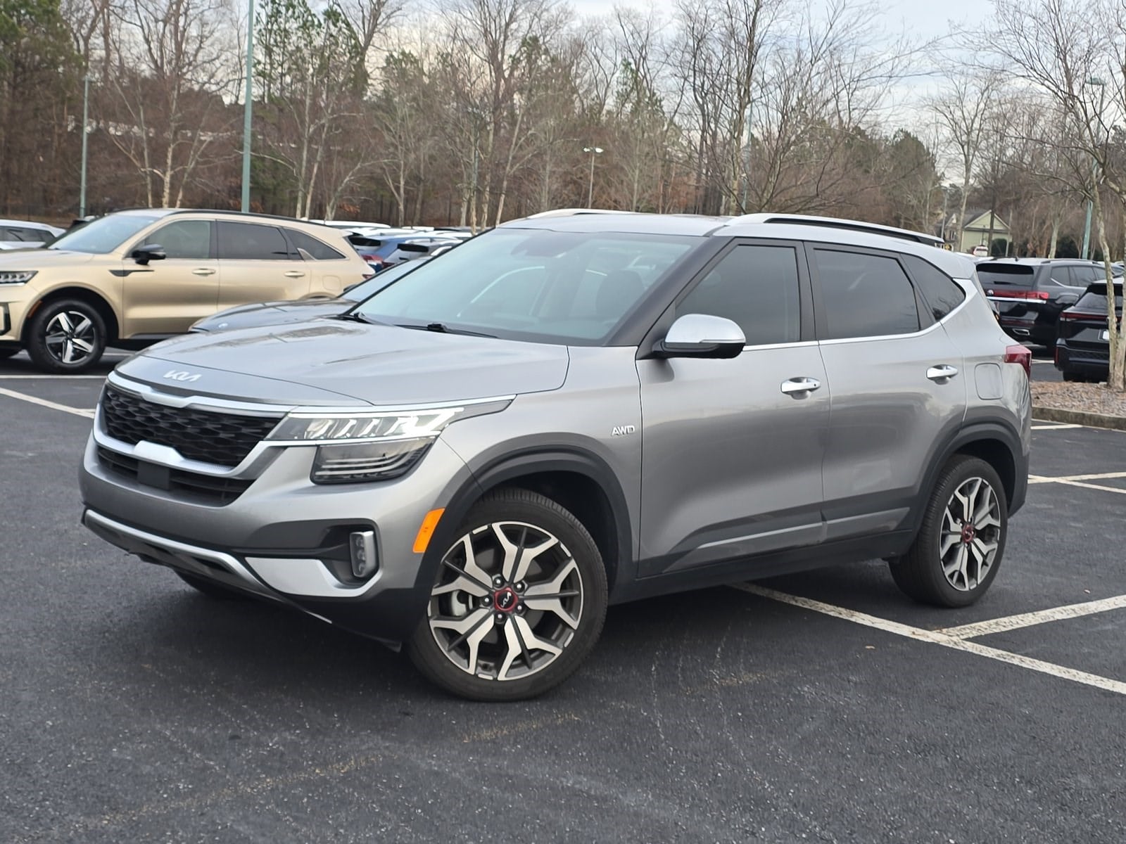 2023 Kia Seltos SX's photo