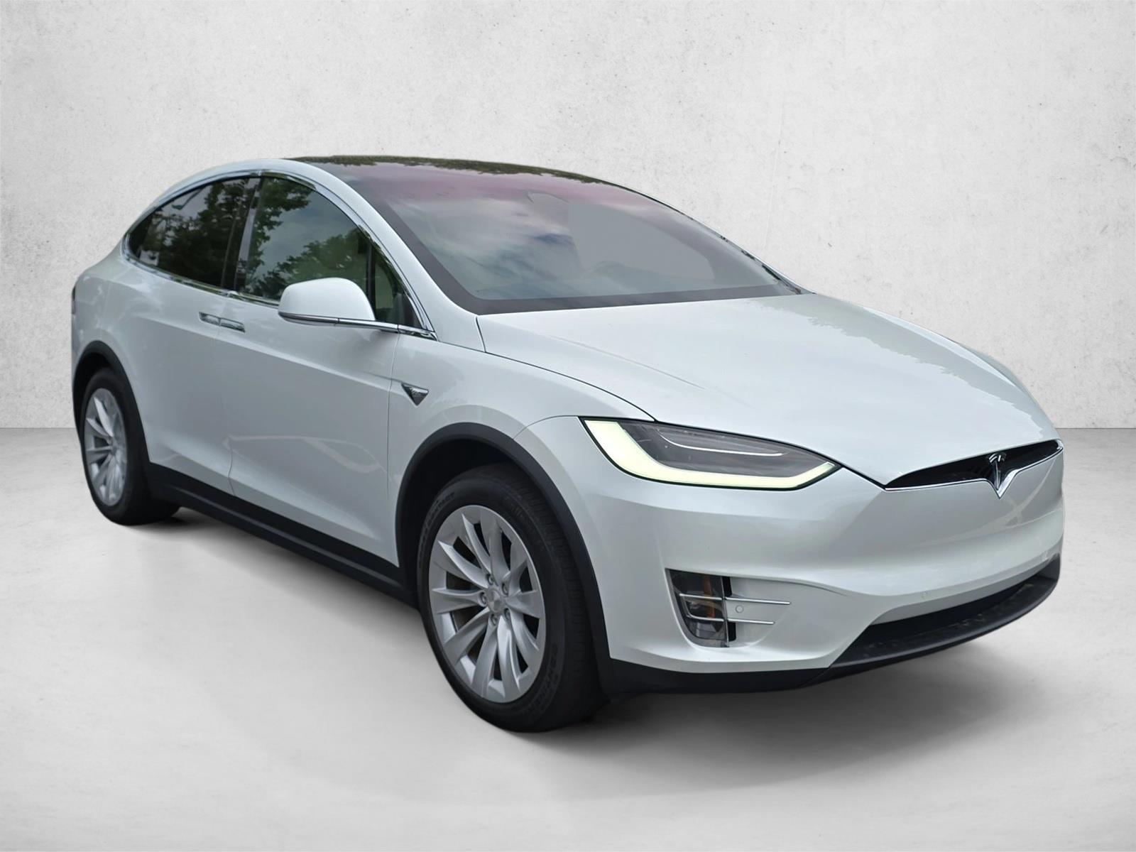 2021 Tesla Model X Long Range photo 3