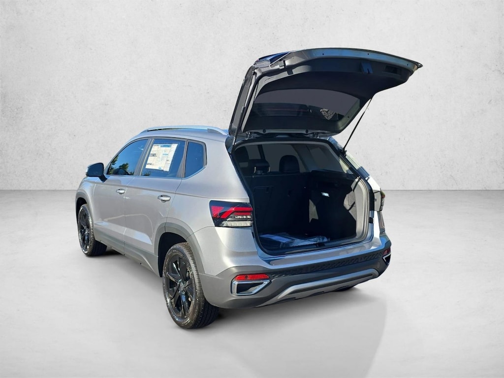 New 2025 Volkswagen Taos 1.5T SE SUV