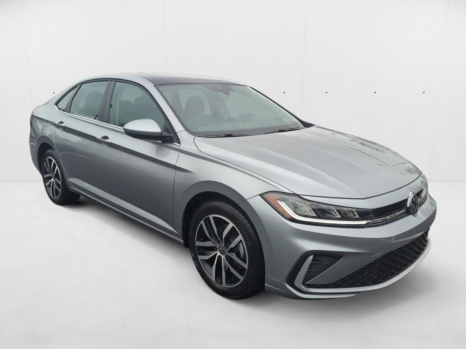 2025 Volkswagen Jetta SE photo 3