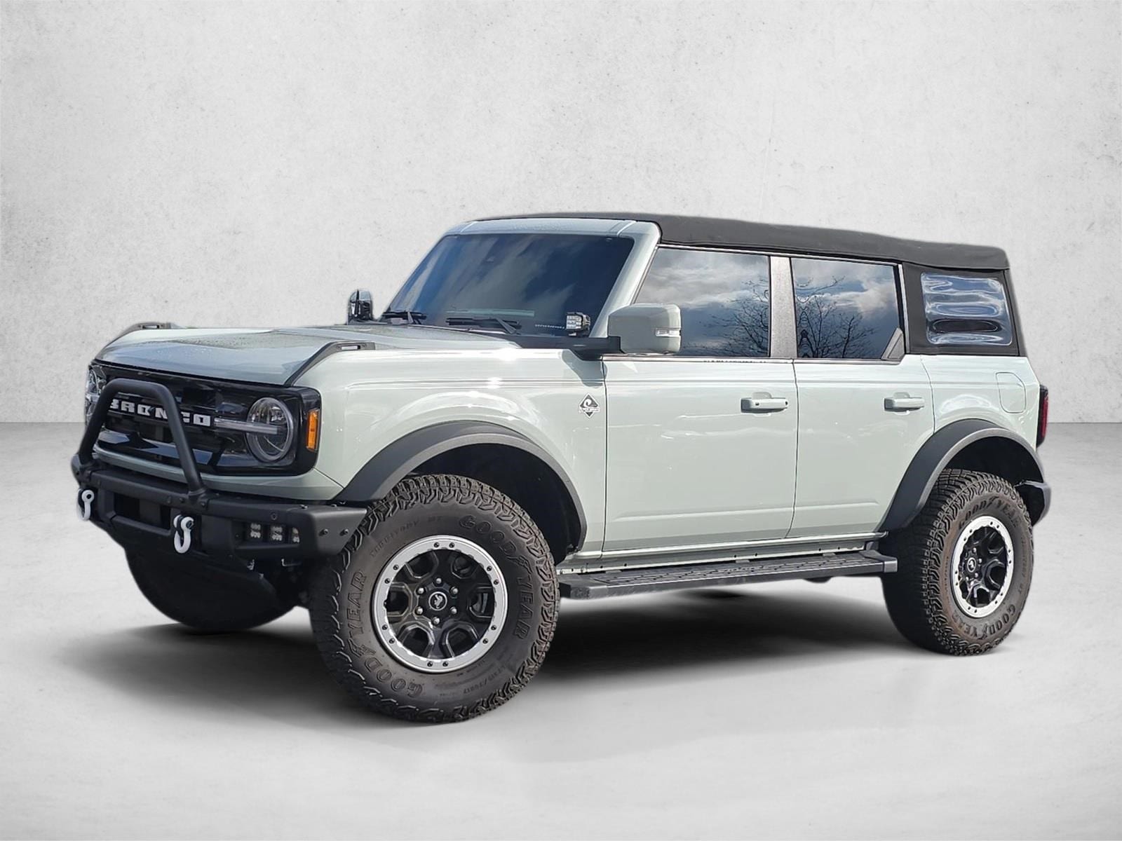 2022 Ford Bronco 4-Door Outer Banks's photo