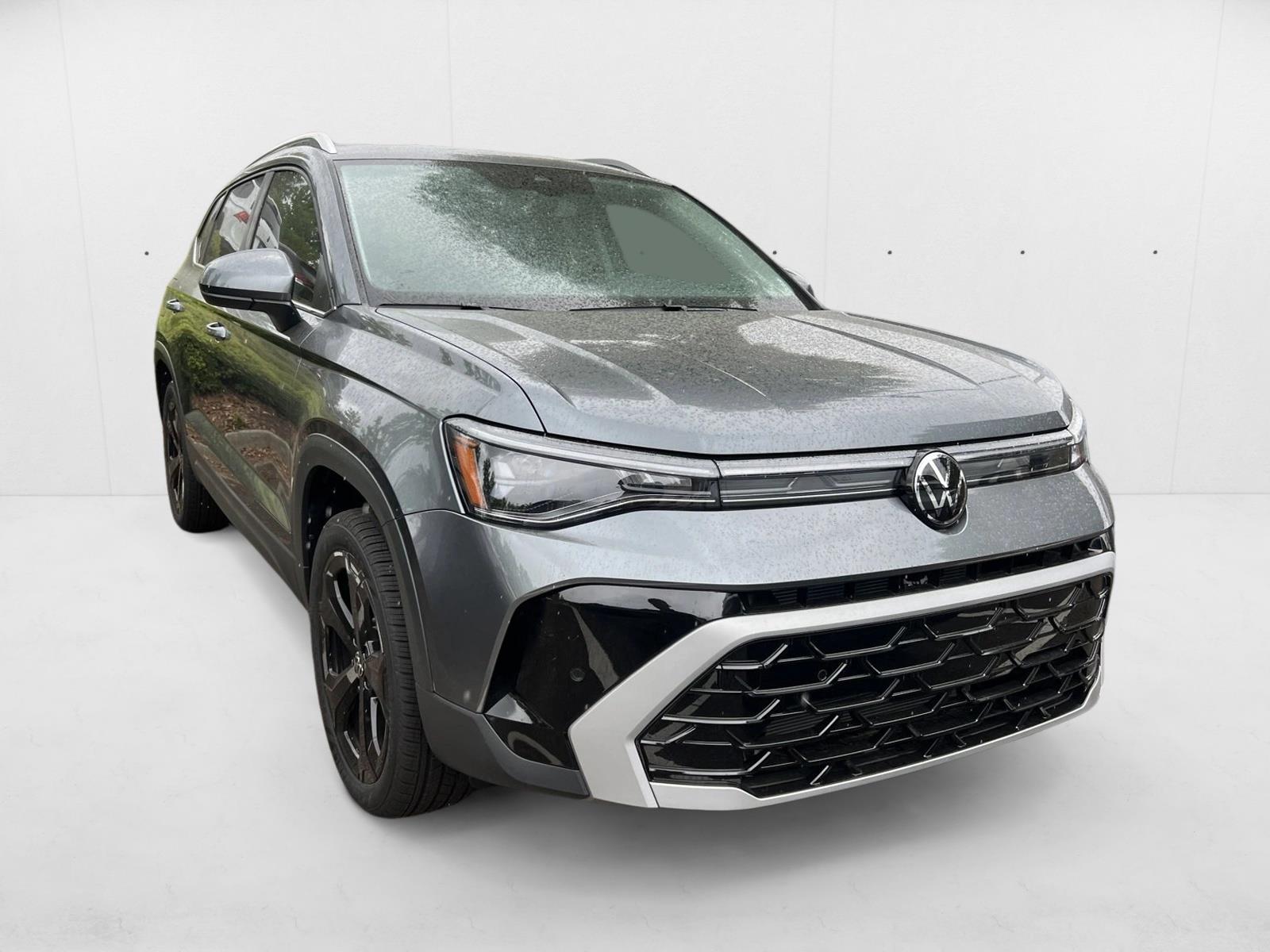 2025 Volkswagen Taos SEL photo 3