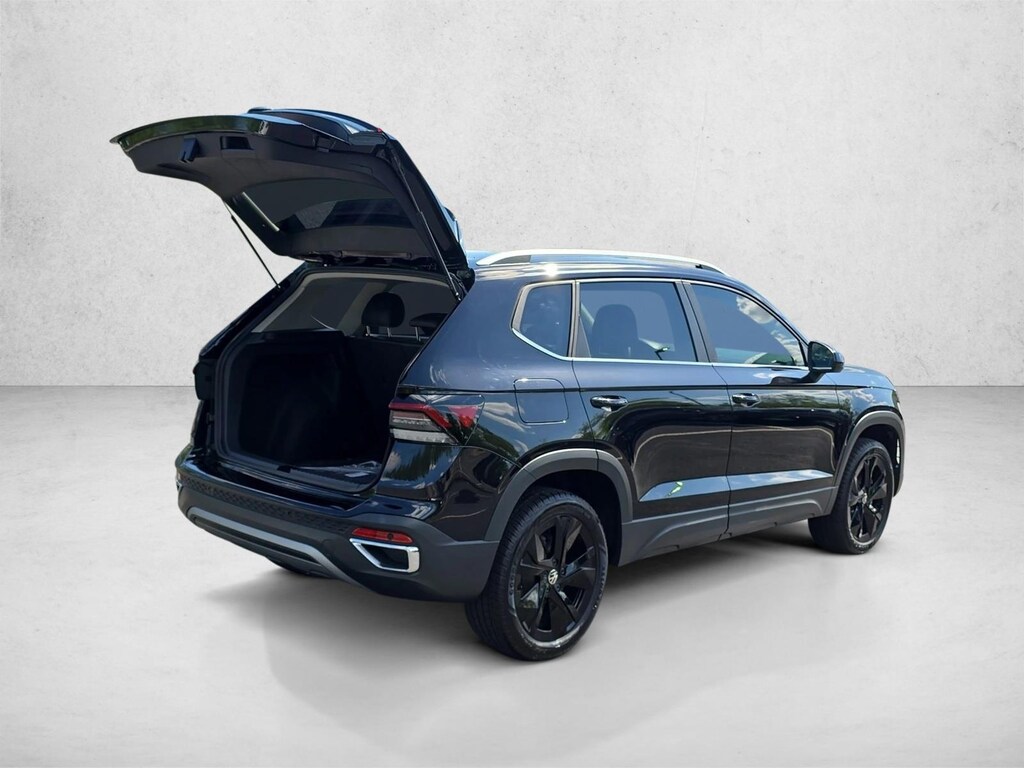 New 2026 Volkswagen Taos 1.5T SE SUV