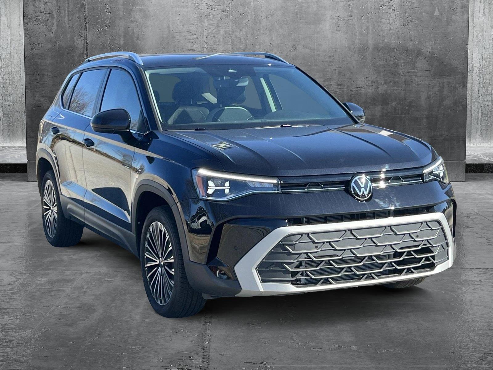 2025 Volkswagen Taos SE photo 3