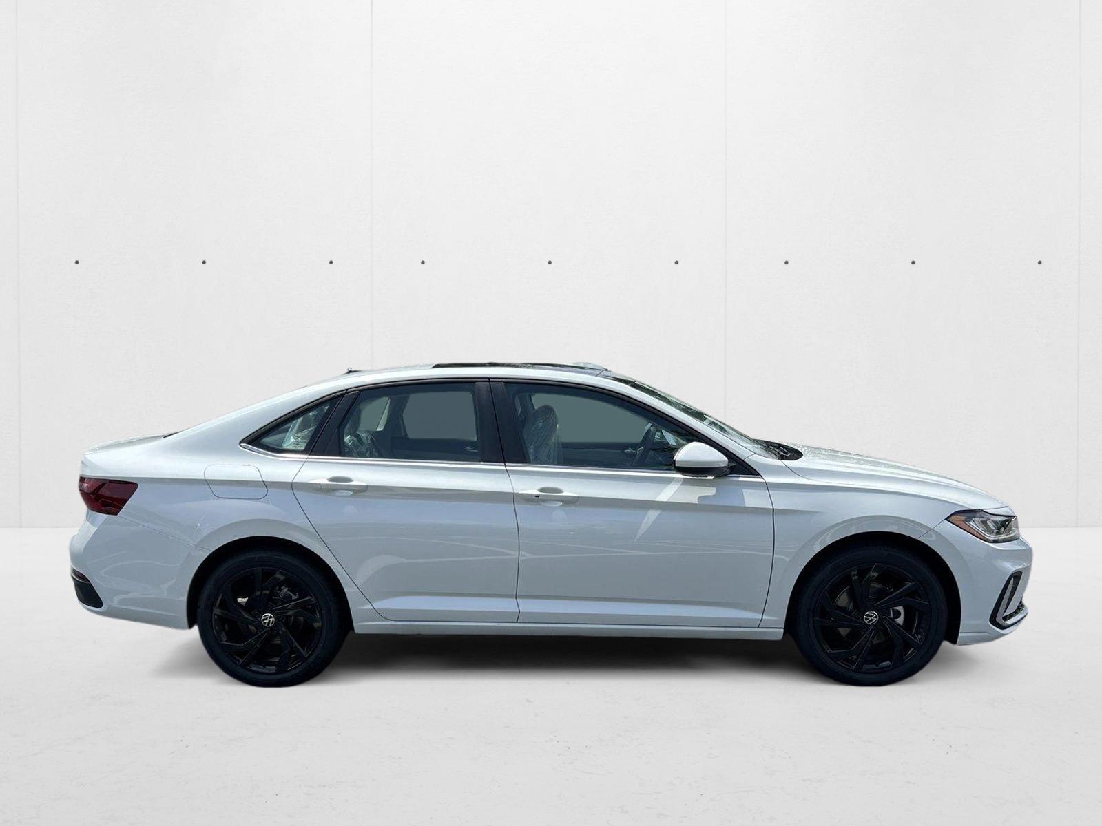 2025 Volkswagen Jetta 1.5T SE photo 3