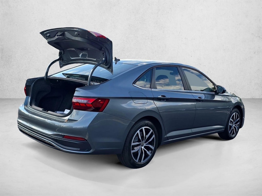 New 2025 Volkswagen Jetta 1.5T SE Sedan