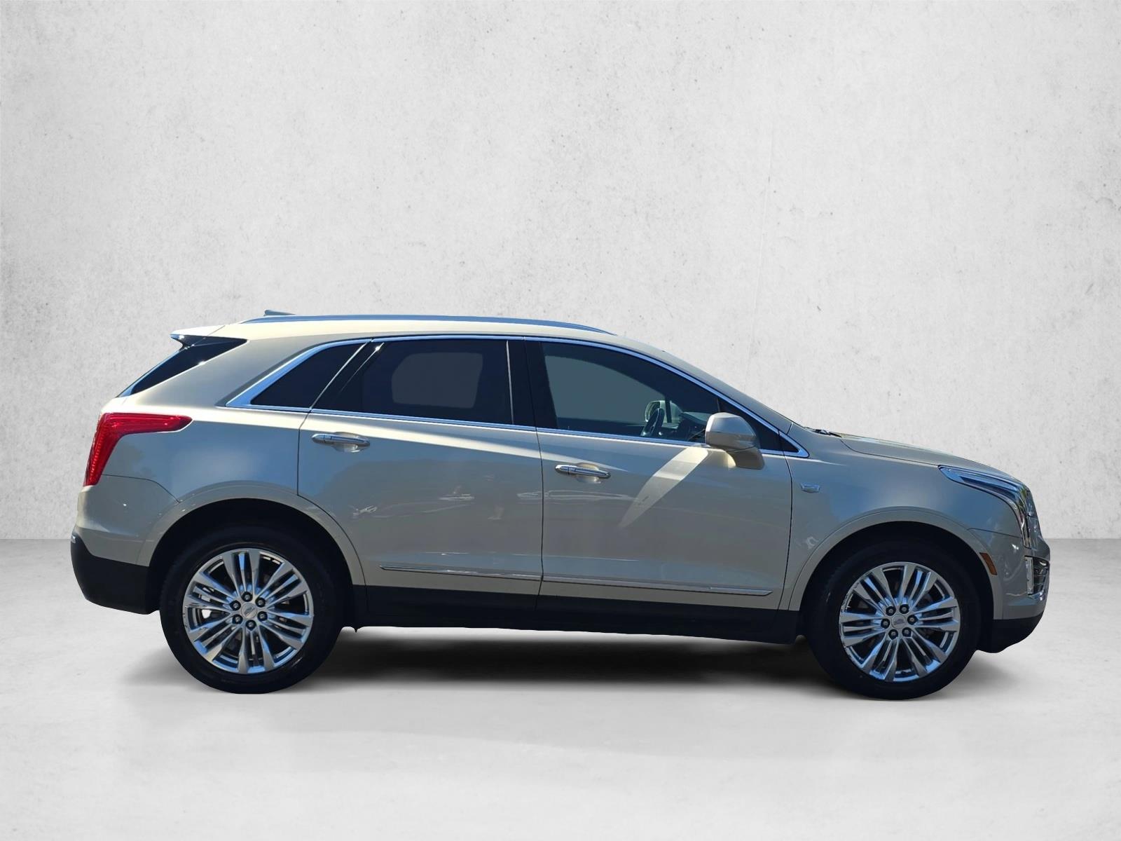 2017 Cadillac XT5 Premium Luxury photo 2