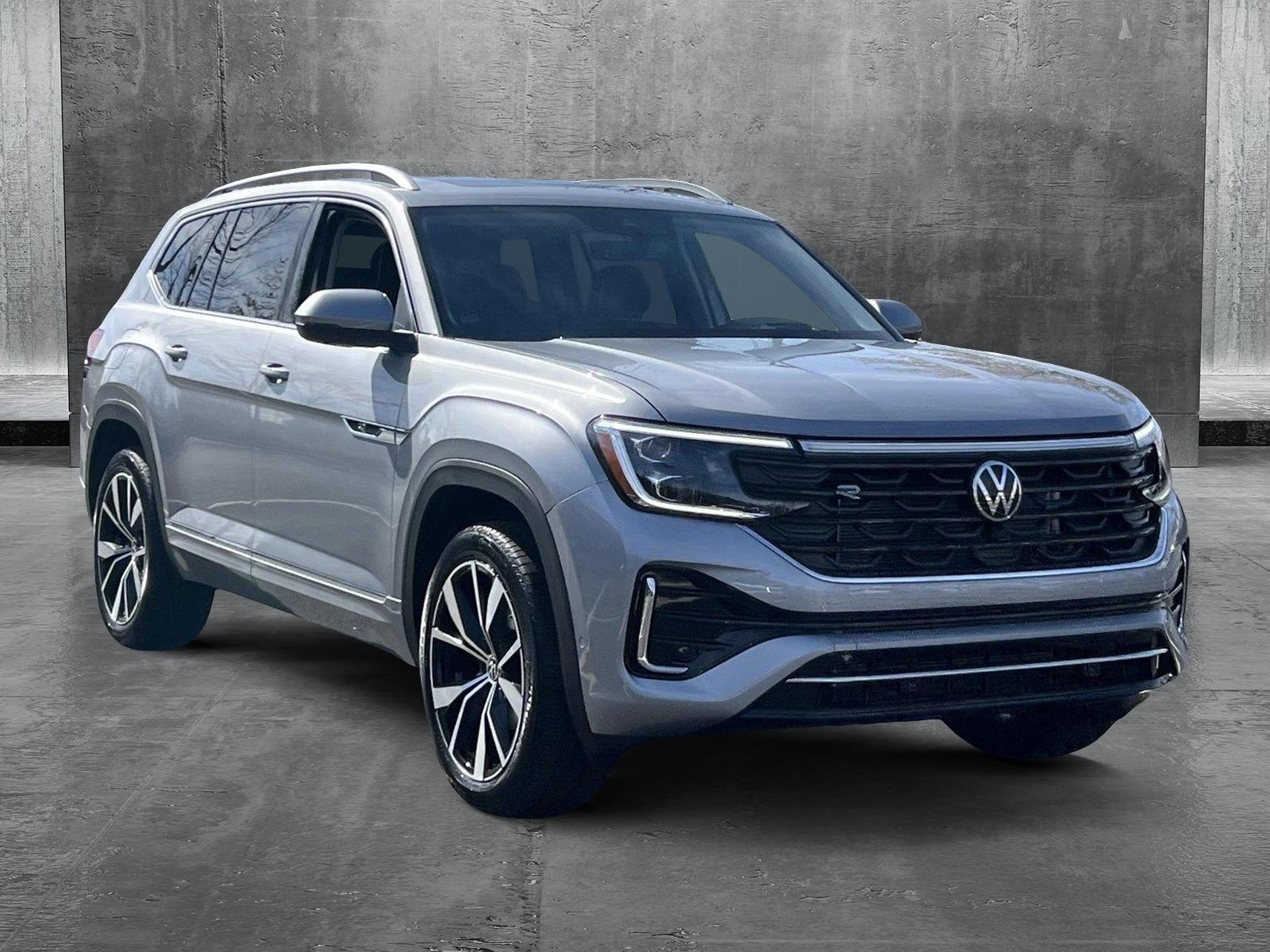 2025 Volkswagen Atlas SEL Premium R-Line photo 3