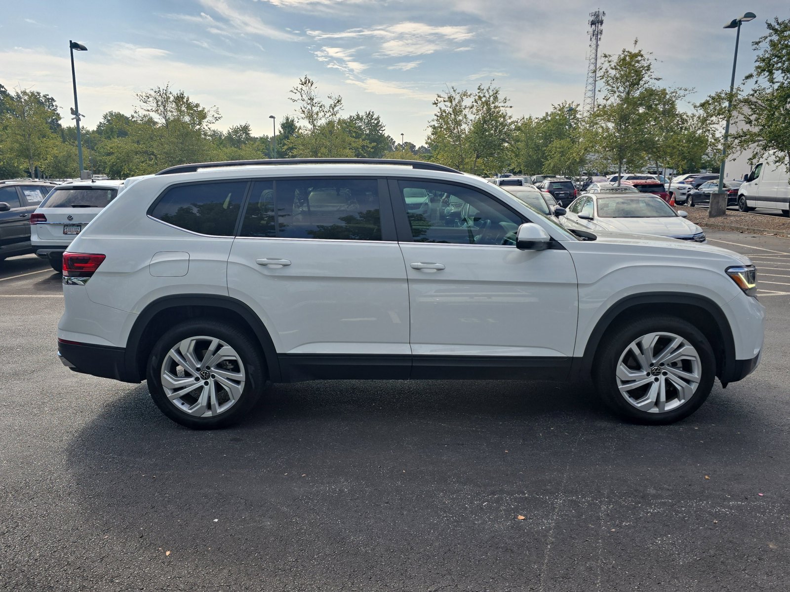 2023 Volkswagen Atlas V6 SE Technology photo 3