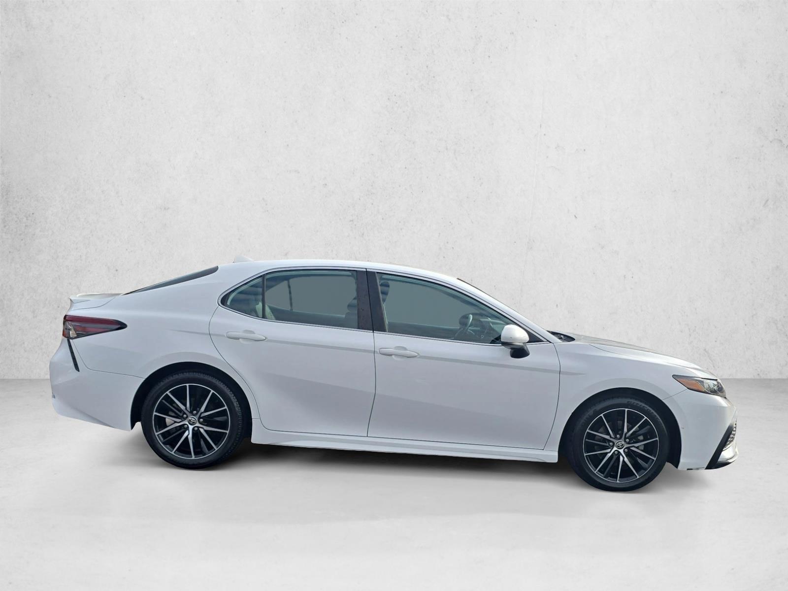 2021 Toyota Camry SE photo 4