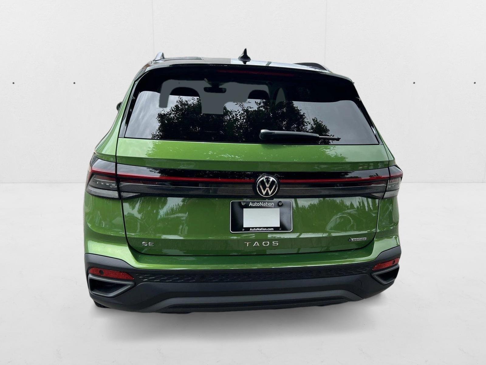 2025 Volkswagen Taos SE Black - Photo 7