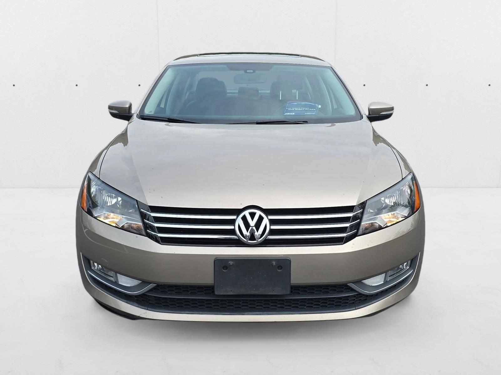 2015 Volkswagen Passat SE photo 2