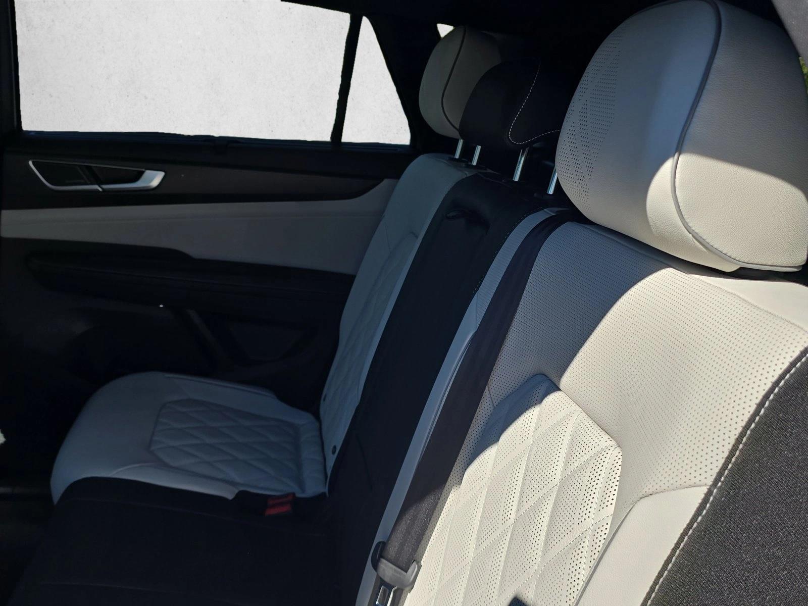 2026 Volkswagen Atlas Cross Sport SEL Premium R-LINE - Photo 16