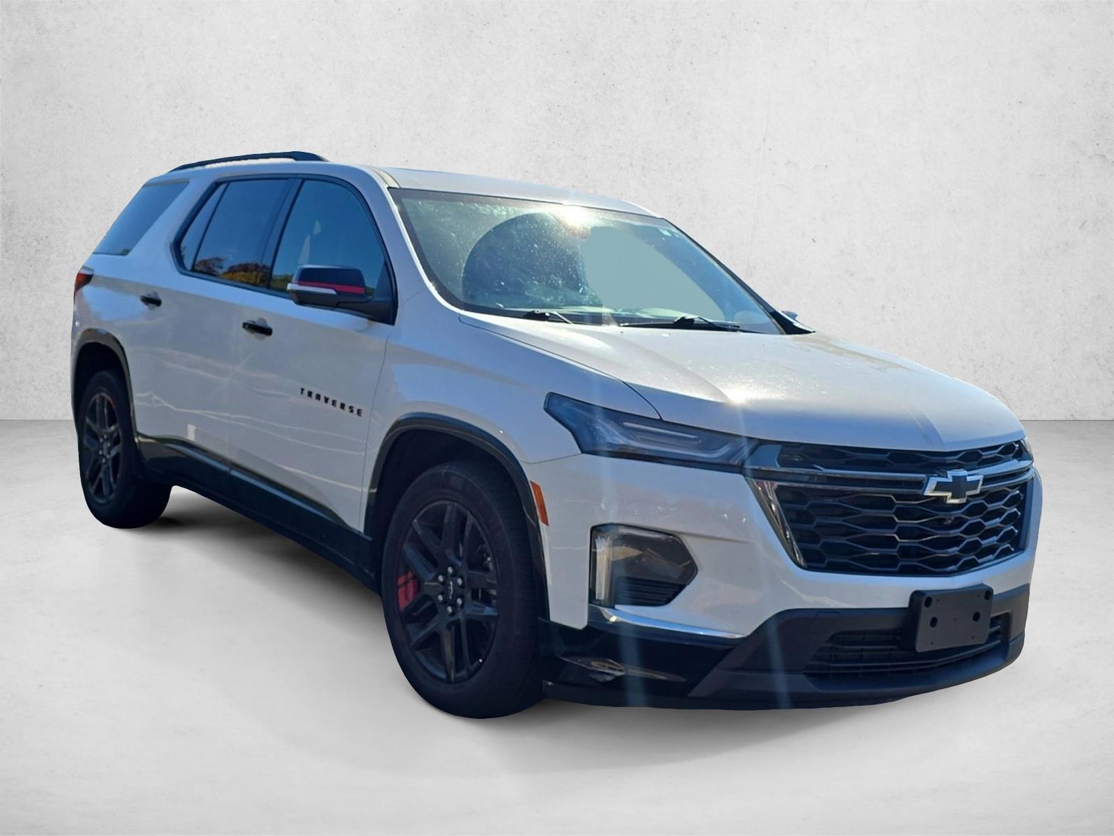 2023 Chevrolet Traverse Premier photo 2