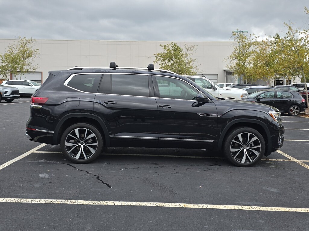 Used 2024 Volkswagen Atlas 2.0T SEL Premium R-Line SUV