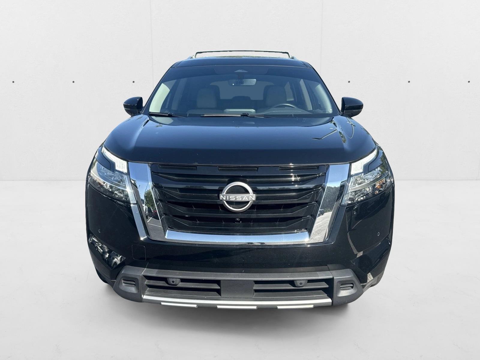 2023 Nissan Pathfinder SL photo 2