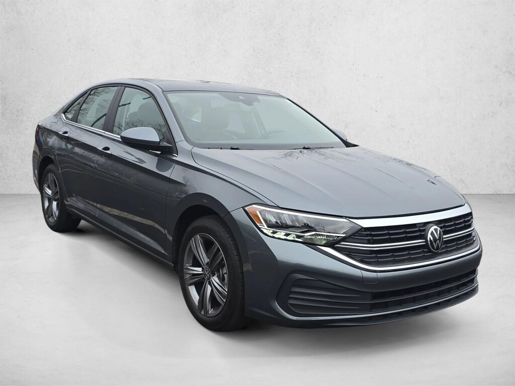 Used 2024 Volkswagen Jetta SE Sedan