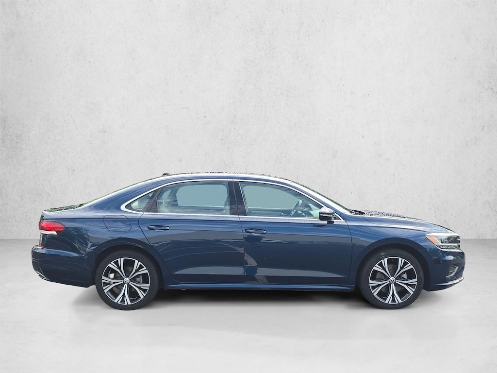 Used 2022 Volkswagen Passat 2.0T SE Sedan