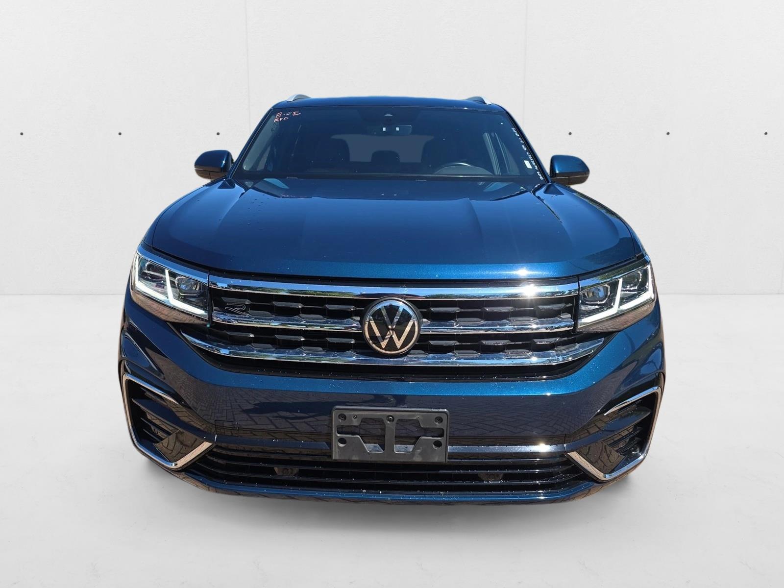 2022 Volkswagen Atlas Cross Sport SEL R-Line photo 2